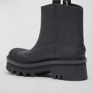 Chloe Black Platform Winter Boots